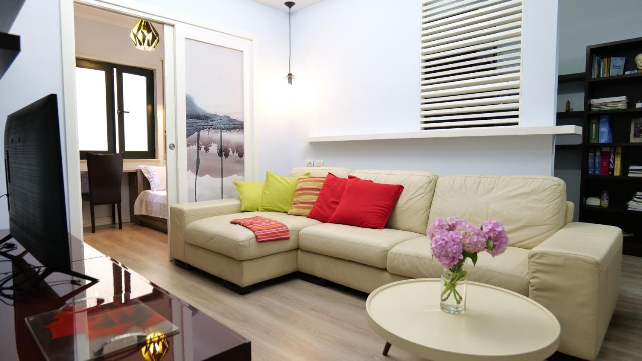 Top Location Kristi Apartments 05 ติรานา ภายนอก รูปภาพ