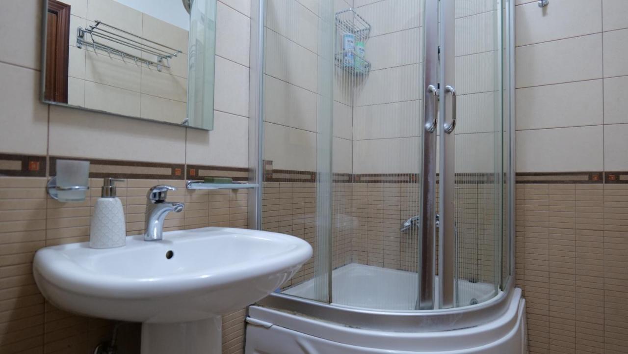 Top Location Kristi Apartments 05 ติรานา ภายนอก รูปภาพ