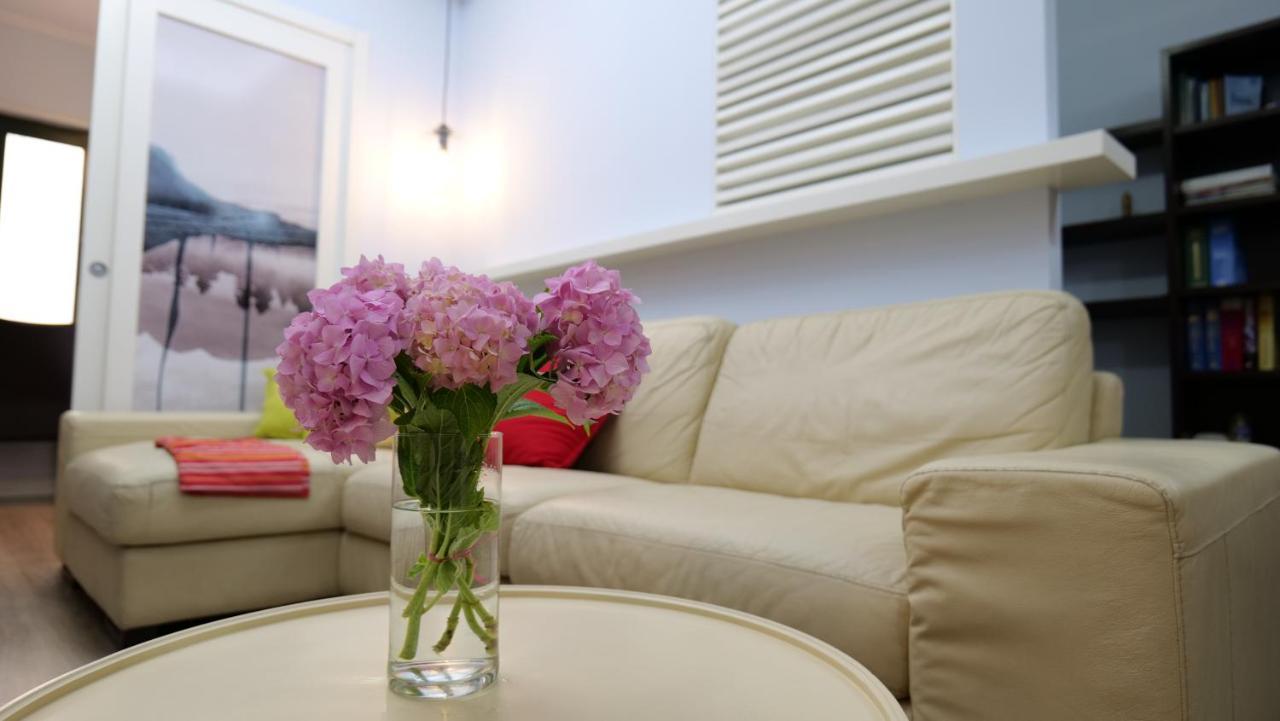 Top Location Kristi Apartments 05 ติรานา ภายนอก รูปภาพ
