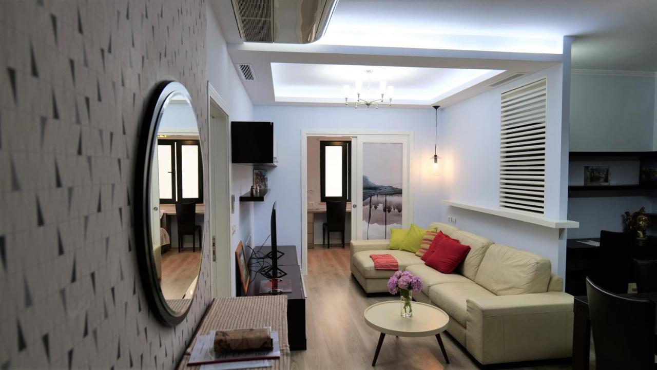 Top Location Kristi Apartments 05 ติรานา ภายนอก รูปภาพ