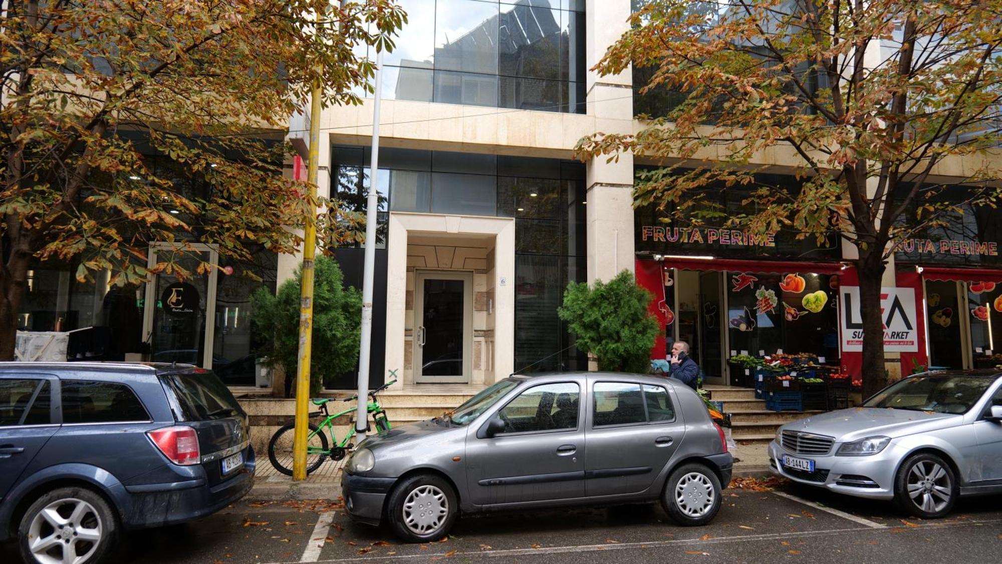 Top Location Kristi Apartments 05 ติรานา ภายนอก รูปภาพ
