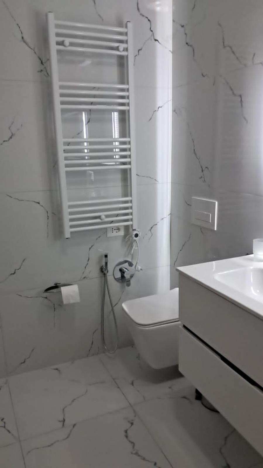 Top Location Kristi Apartments 05 ติรานา ภายนอก รูปภาพ